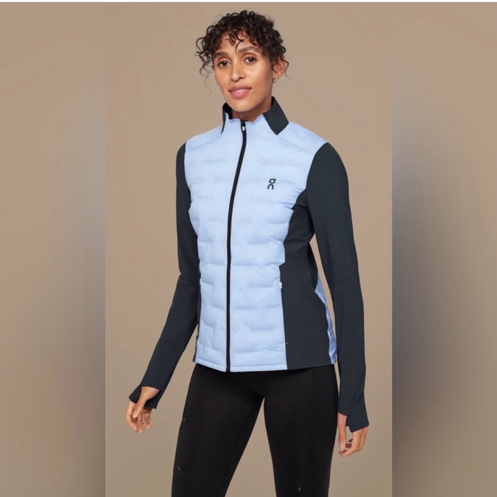 On Running Women's Light Blue and Black Puffer Jacket